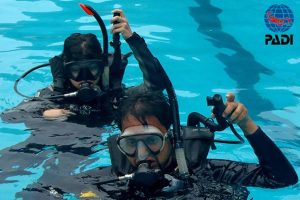 curso discover scuba diving en piscina