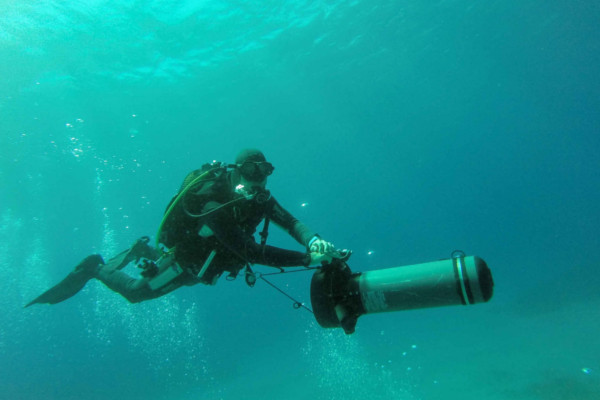 Underwater scooter for Professional scuba diving