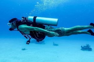 Diving with no espcial suit