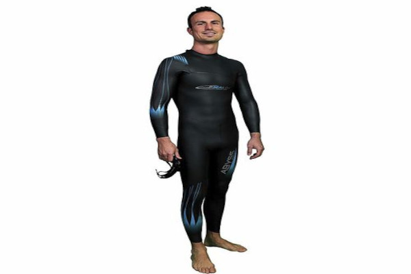 man wearing Wetsuit Abyss brand