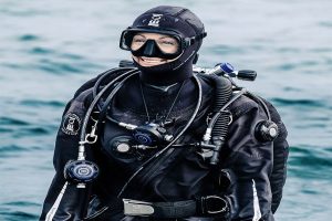 Traje seco de buceo