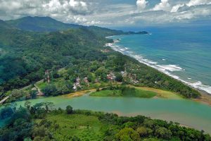Campamento de Surf Playa Dominical
