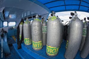 Diferent types of scuba diving tank
