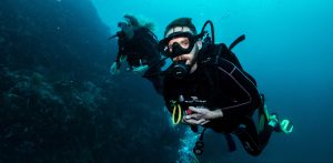 Caño Island tour male and female divers