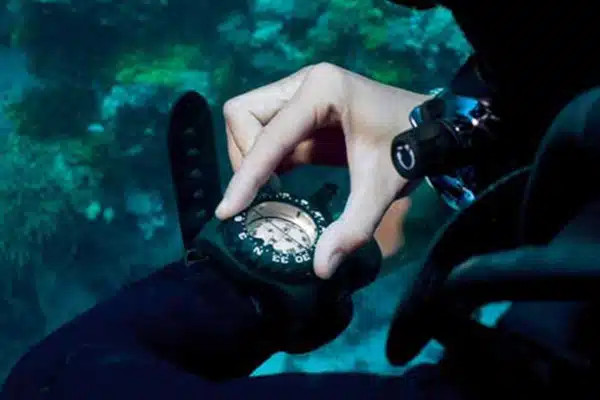 advanced diving course - navigation