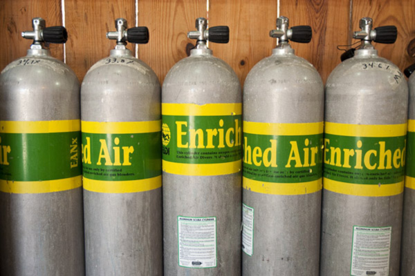 scuba diving tanks filled with nitrox