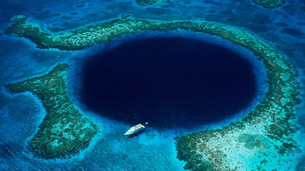 deep diving amazing places Belize blue hole