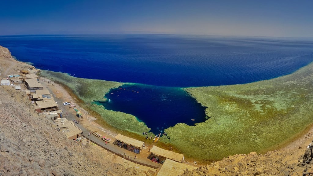 sitios de buceo desafiantes, El Blue Hole en Dahab