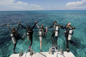 divers-giant-stride-enteringdivers-giant-stride-entering