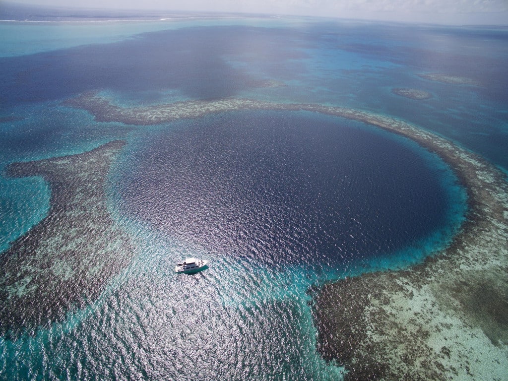 sitios de buceo desafiantes.El Gran Agujero Azul