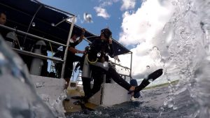 giant-strike-entry-scuba-diving