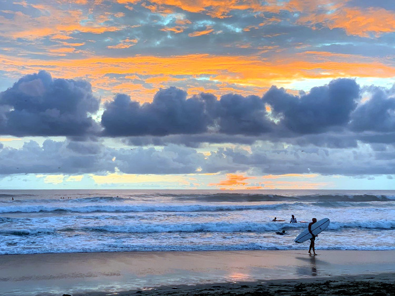 surf in costa rica playa guiones