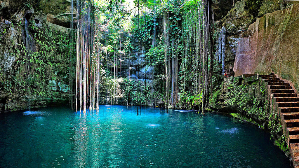 diving in cenotes-Cenote of Ik Kil