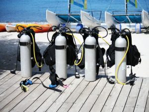 cuanto-pesa-el-tanque-de-buceo