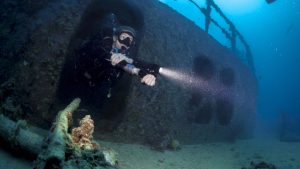 Flashlights-for-night-and-wreck-diving