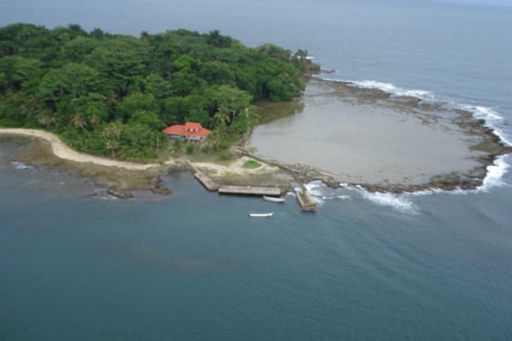 Isla Uvita en la Costa Caribeña de Costa Rica. Un buen sitio de buceo