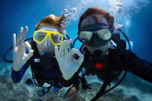 scuba-dive-with-glasses-on
