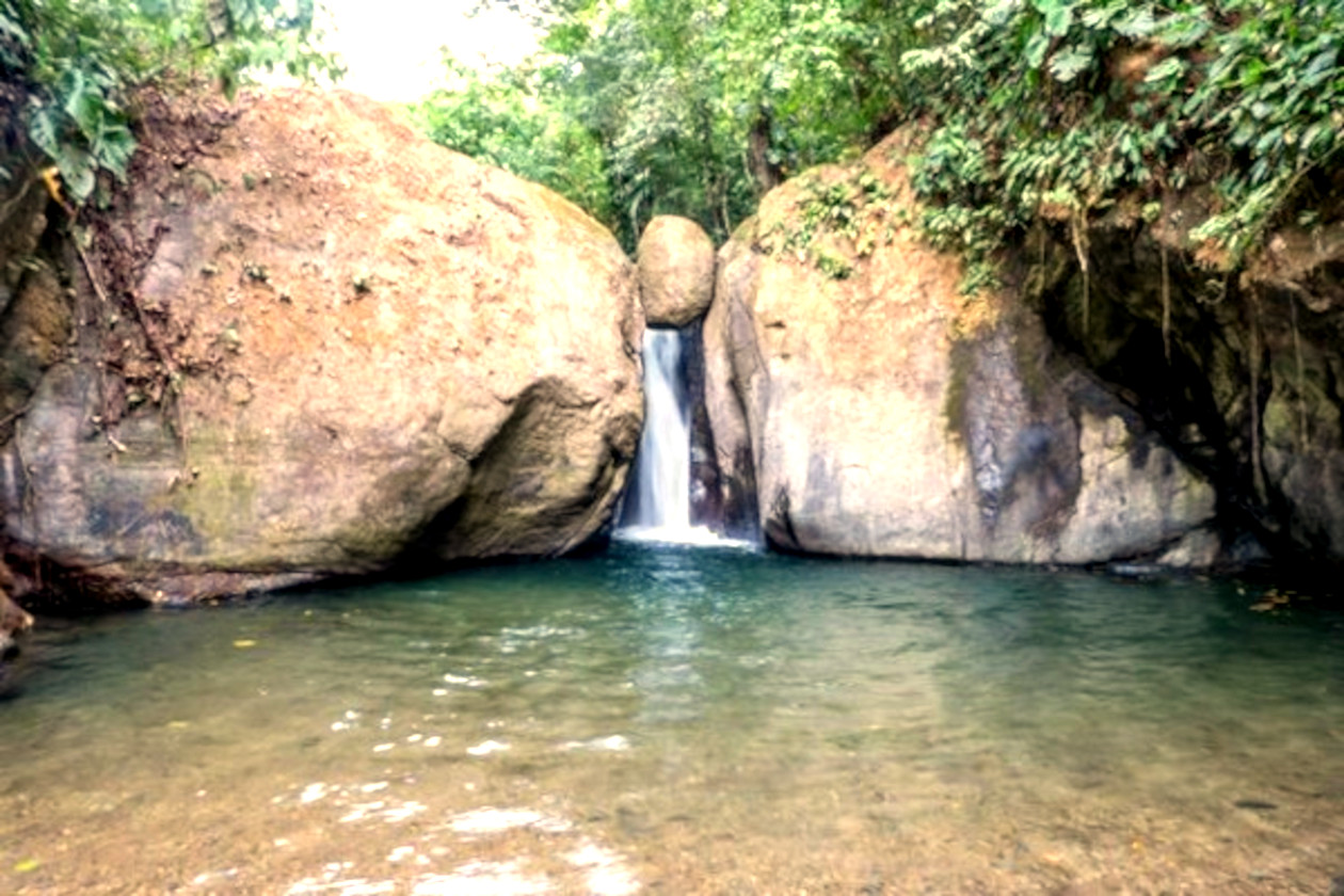 El Pavón waterfall Costa Rica