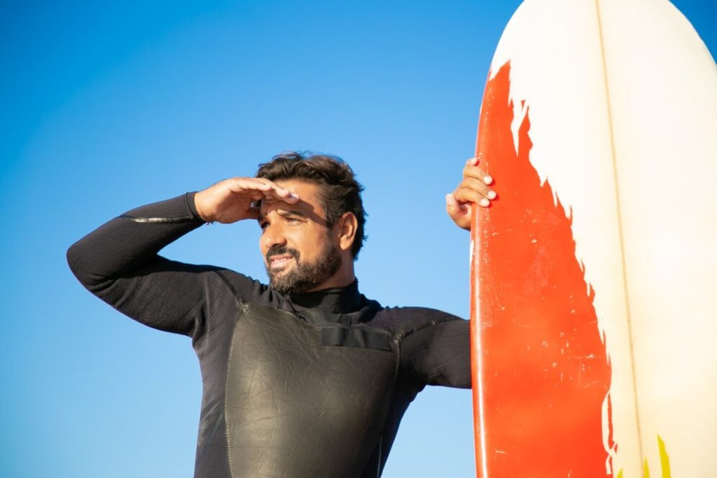 man watching at the waves