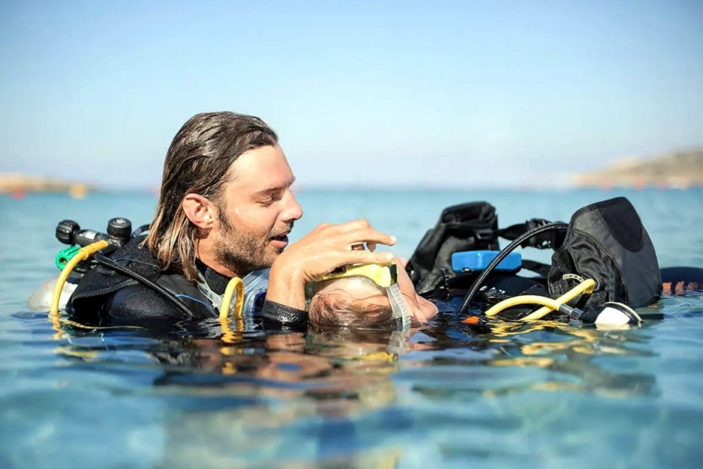Two divers in a decompression Illness incident